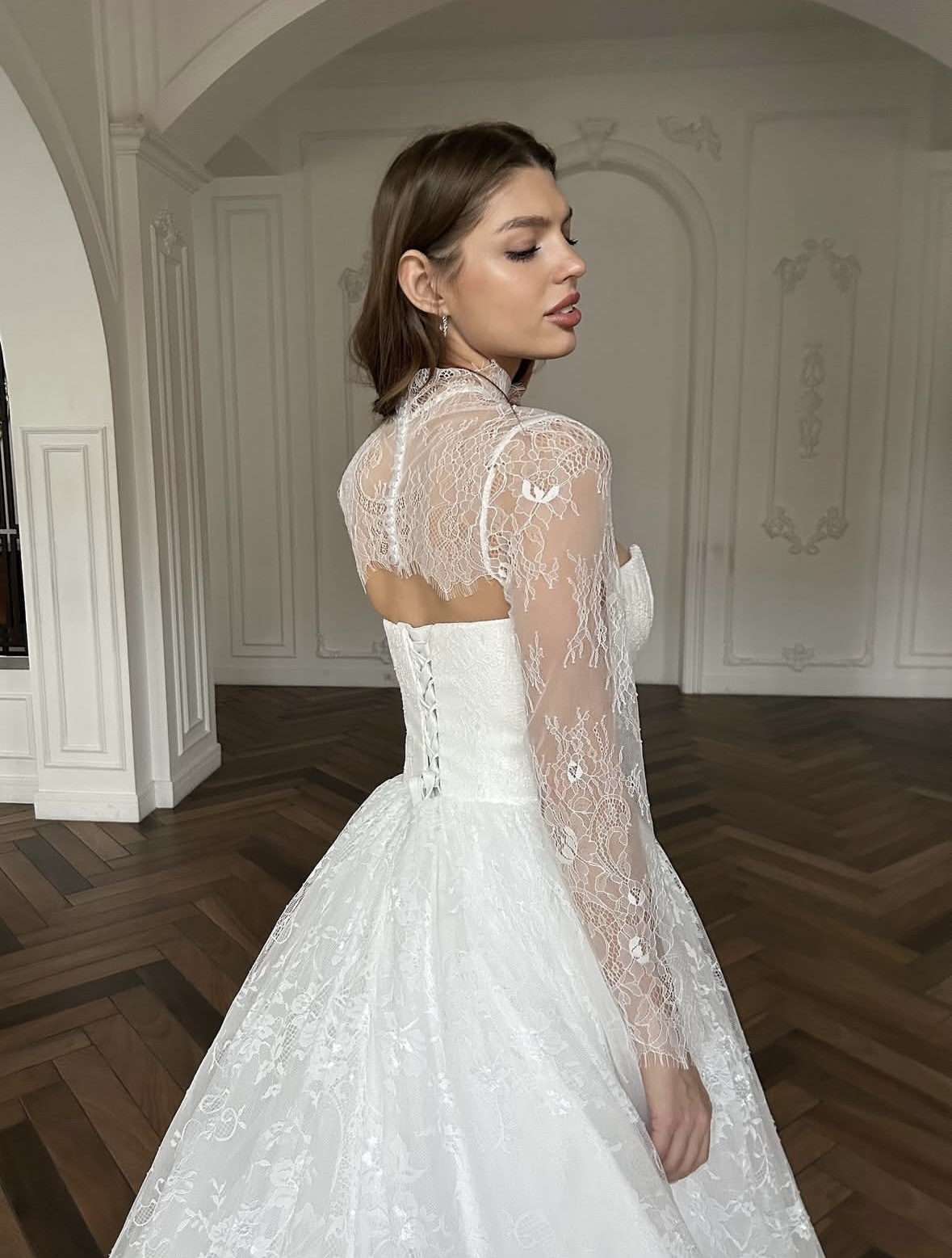 Свадебное платье из матового кружева