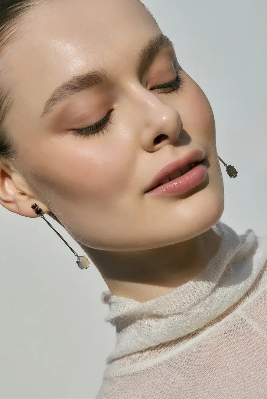 Серьги с овальными камнями