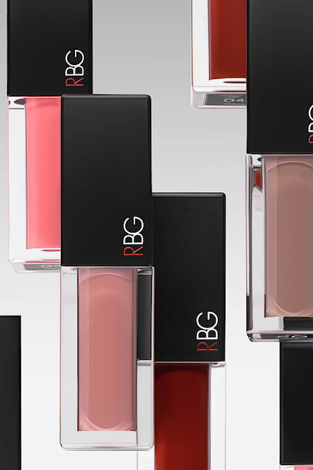 Зимняя женская куртка в цвете хаки. GATE31 — это минималистичный бренд верхней одежды из Санкт–Петербурга