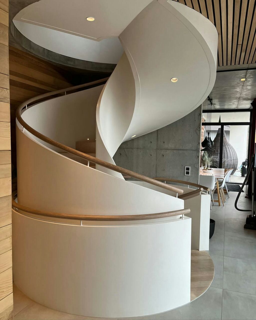 Винтовые лестницы закрытого типа “SPIRAL CLASSIC”