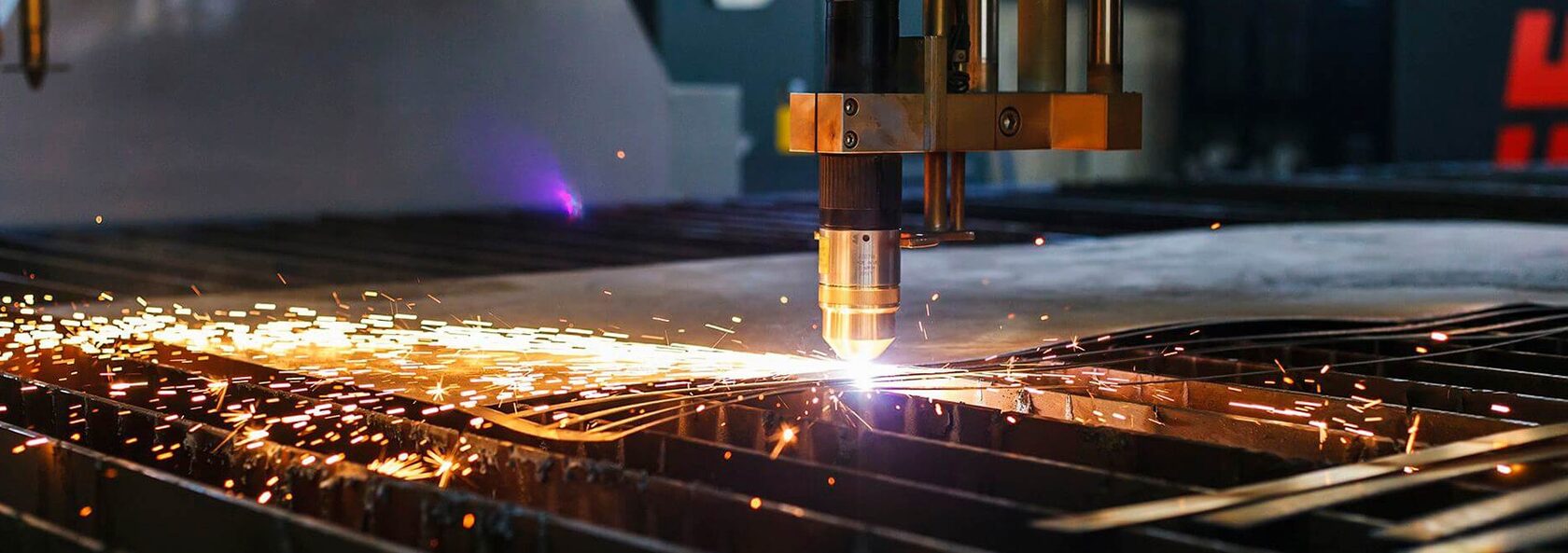 Станок поперечной резки металла ручной рпр. Резание листового металла. Гибка листового металла. Технология лазерной резки металла. Milwaukee инструмент для резки металла.