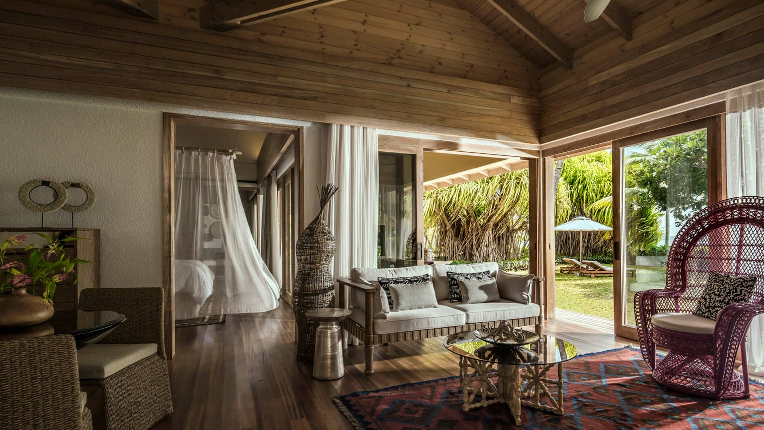 Four seasons resort. Four Seasons Resort Seychelles at Desroches Island. Four Seasons Desroches Island отель Дерош. Four Seasons Seychelles at Desroches Island 5*. Four Seasons Resort Seychelles at Desroches Island 5 Luxe.