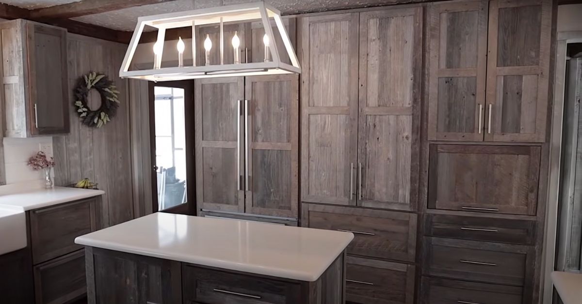 Why Traditional Cabinets Are Better Than Open Shelving