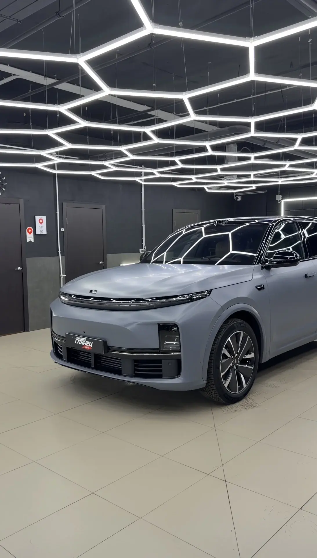Автомобиль Li Auto L7 после полной оклейки полиуретановой плёнкой