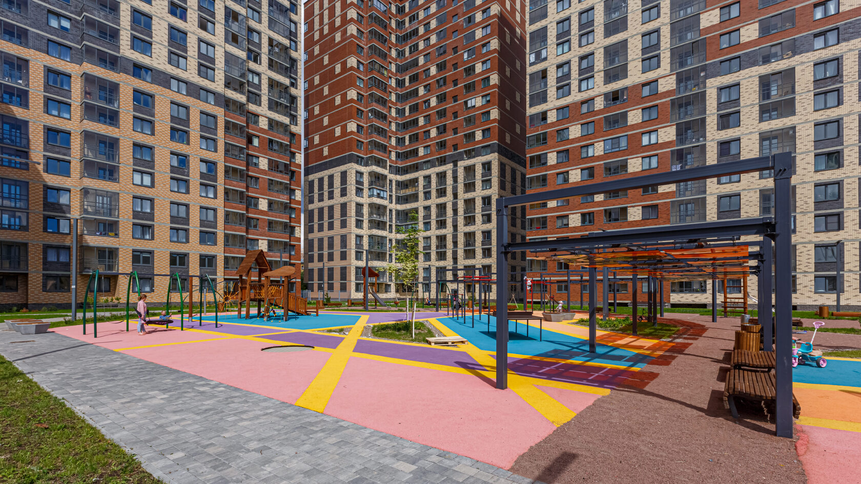 Improvement of Elizarovsky Residential Complex