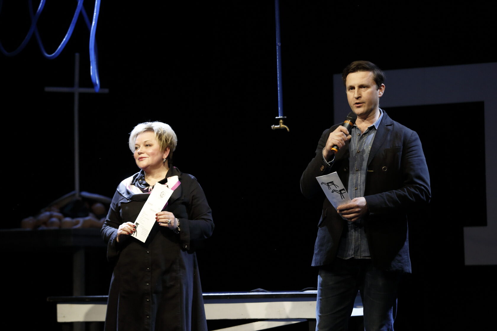 В гостях у Зодчих. Кони за окном 00004