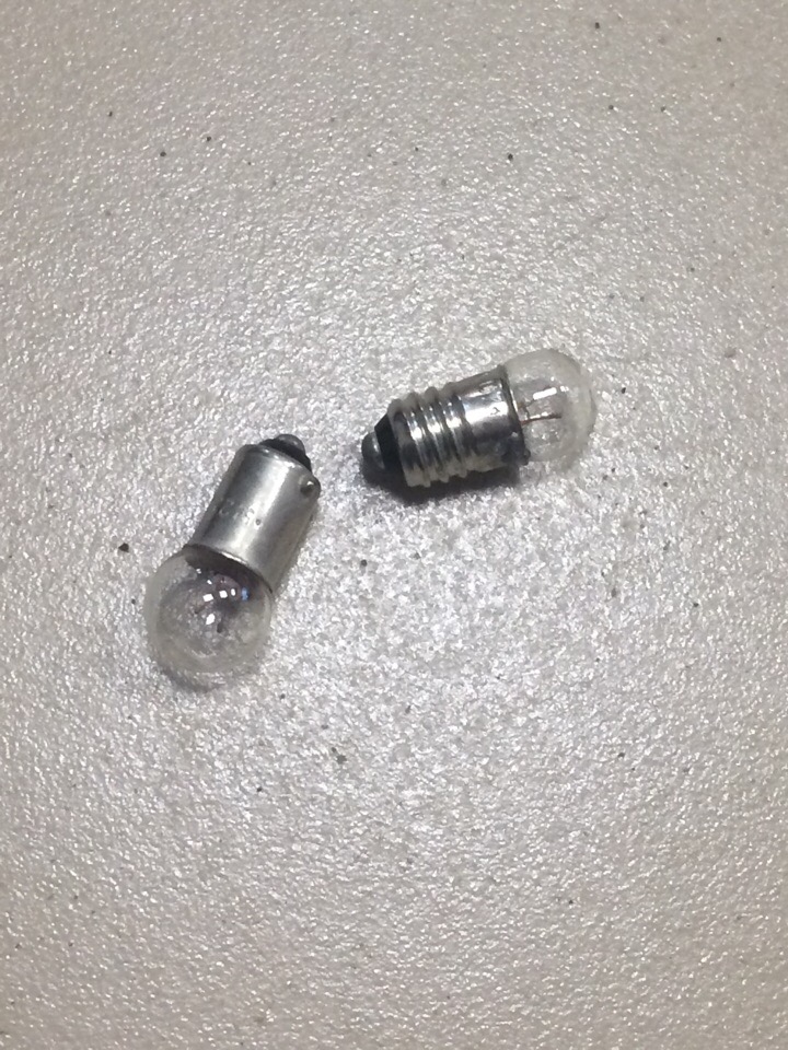 15а. Лампочка цоколь е10 светодиодная. 5 вольт. Лампа для фонарика 2. 3 а e10.