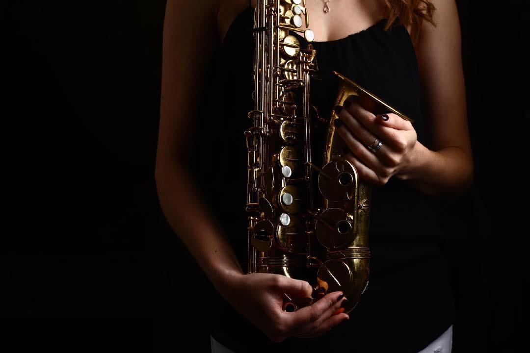 Музыка для души саксофон и дудук. Саксофон. Флейта и саксофон. Уроки игры на саксофоне. Музыкальная школа саксофон.
