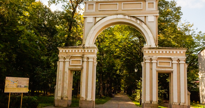 Парк якобсруэ. Парк Якобсруэ Советск. Советск Тильзит арка городской парк. Парк Якобсруэ Тильзит. Парк Якобсруэ Советск Калининградской.