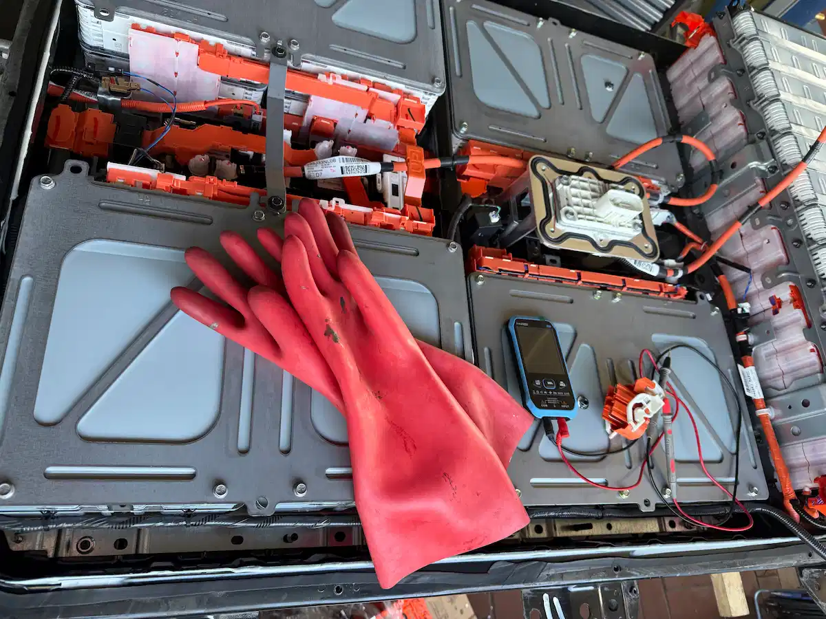 Werkstatt für Elektroautos mit Hochvoltdiagnose