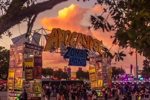 Apocalypse: Zombieland (Калифорния, США)