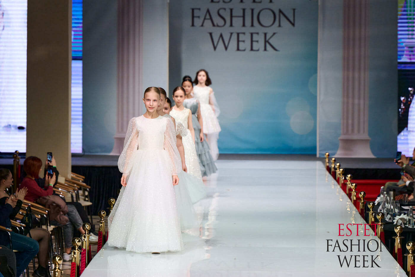 Модели агентства на неделе моды Estet Fashion Week