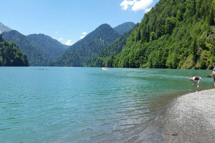 Озеро Рицы в Абхазии