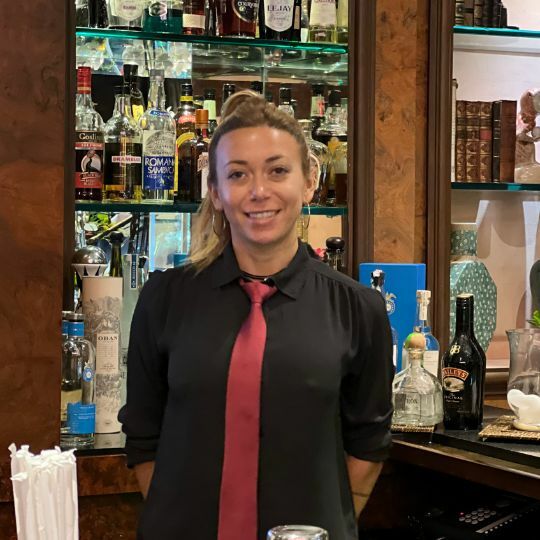 Bartending in NYC 9 Main Rules of a Good Bartender Julia Valler