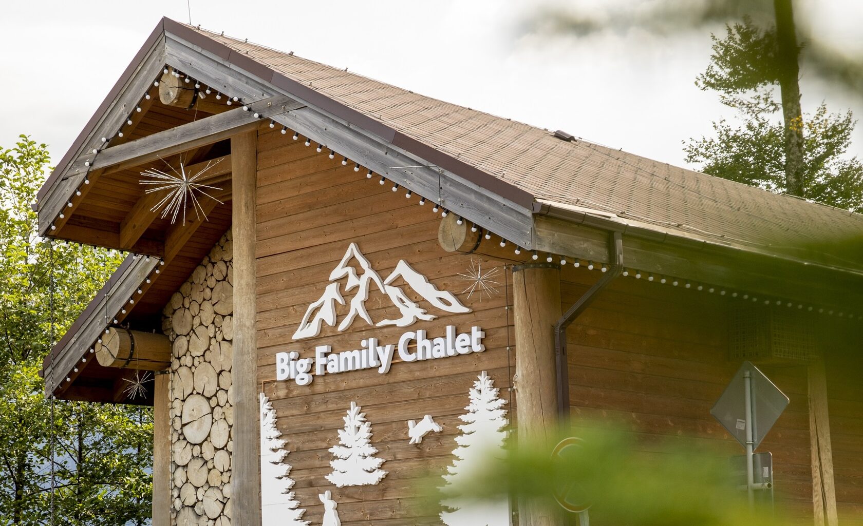 Family chalet. Парк шале бенилюкс омск. Family chalet. Family chalet. Big family chalet.