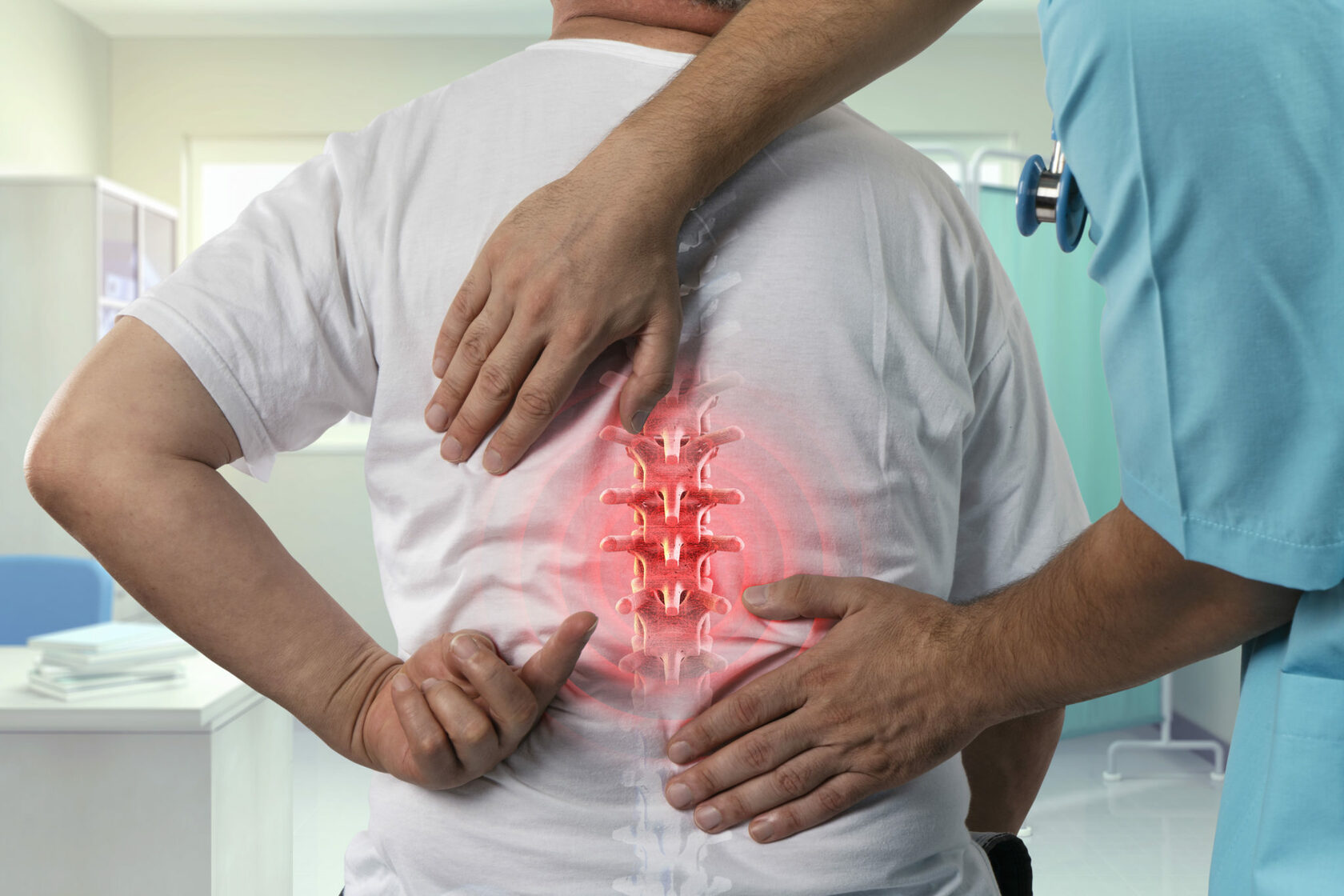 Врач при боли в спине и пояснице: к какому врачу обращаться для лечения и  профилактики болей в спине