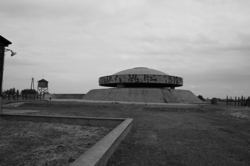Мемориал на месте лагеря Майданек