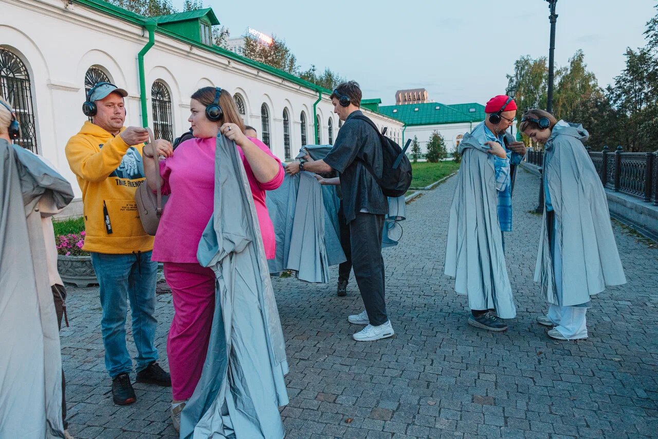 Участники прогулки по Екатеринбургу