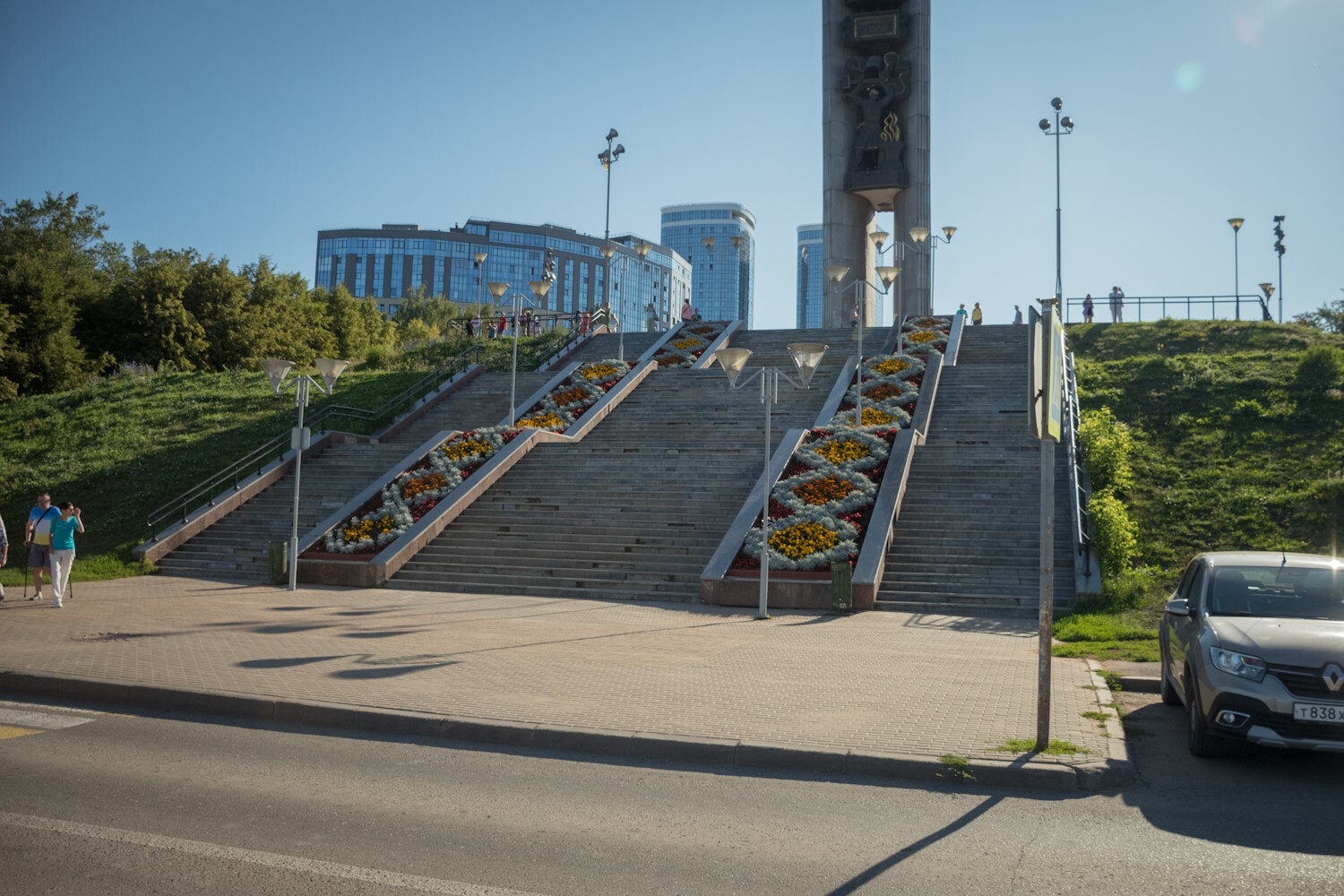 Территория у монумента «Дружба народов» в Ижевске