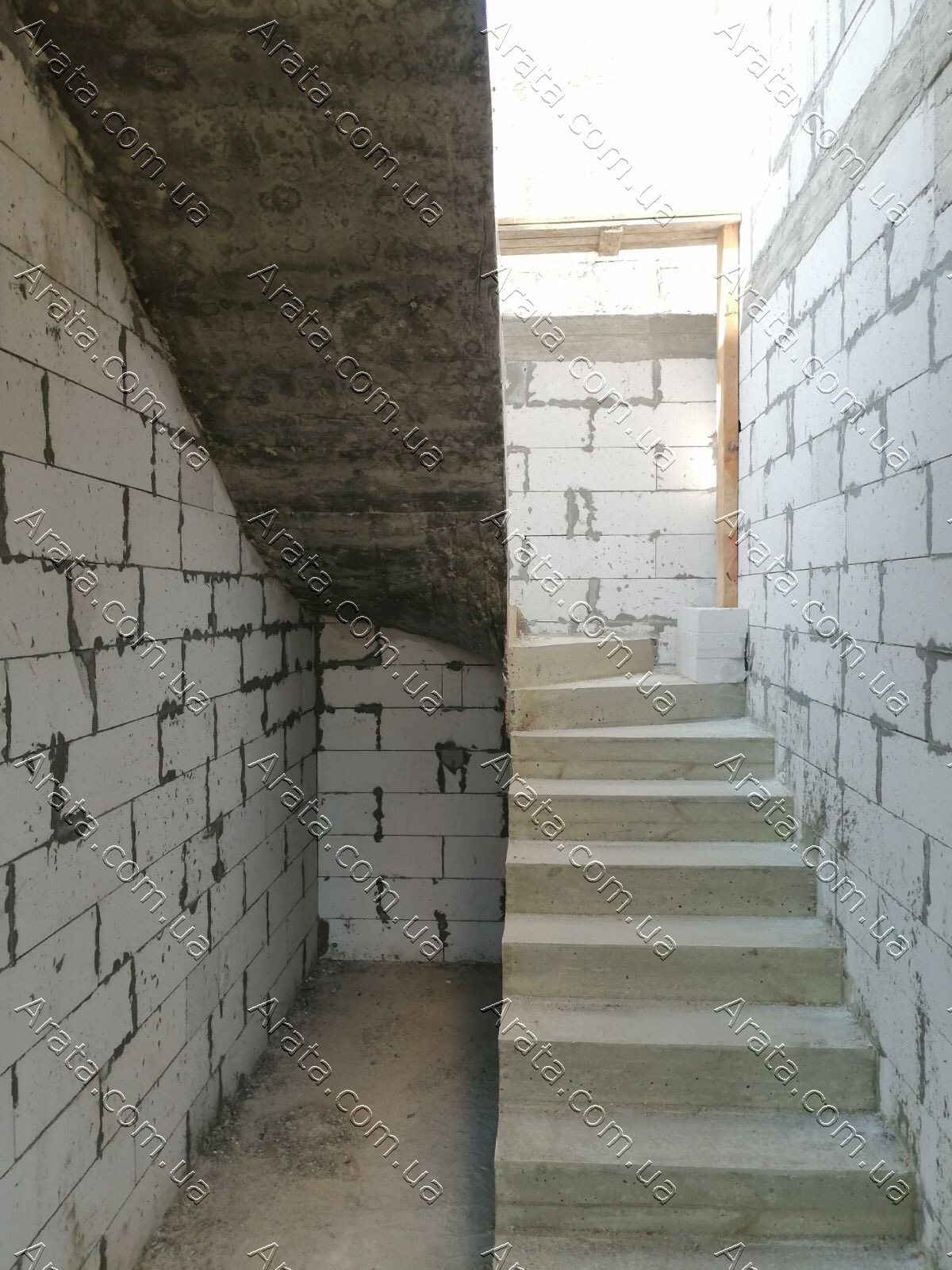 Полукруглые бетонные лестницы - 73 фото