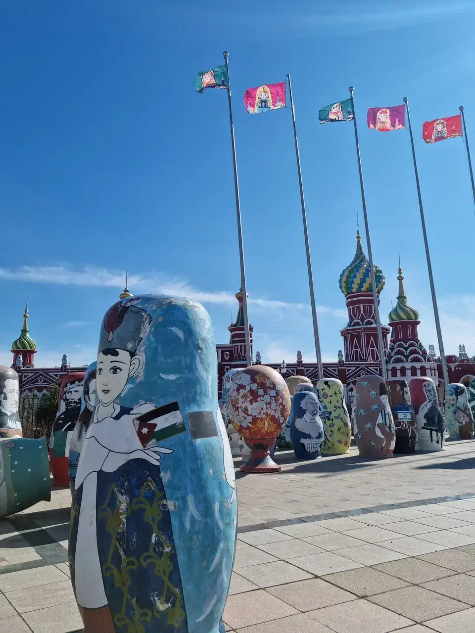 Парк матрёшек и гостиницы рядом