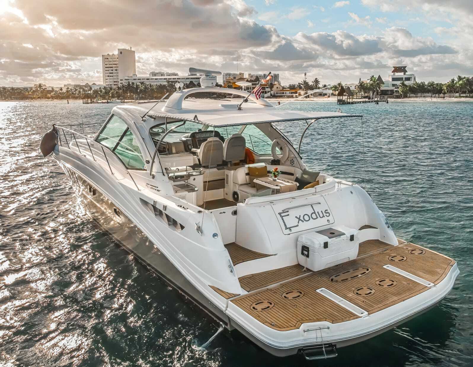 boats in cancun