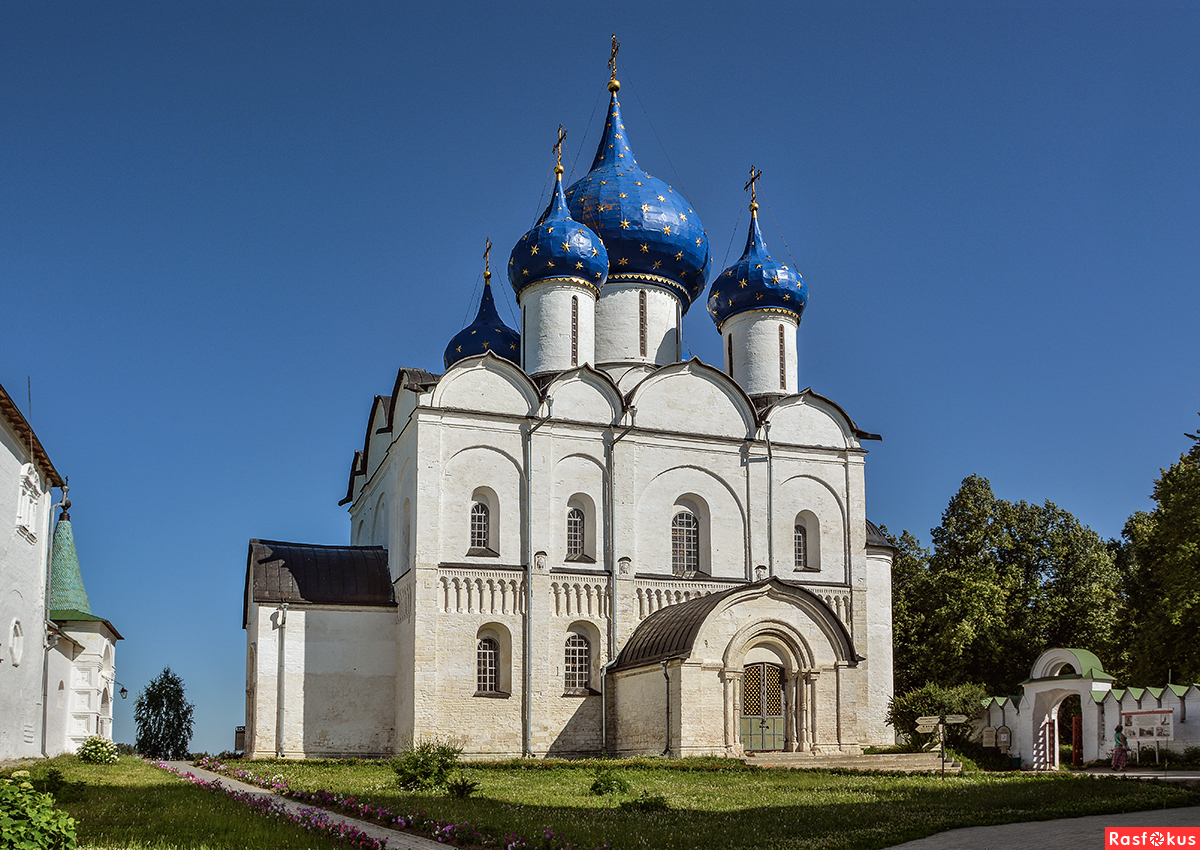 Первые белокаменные храмы на Руси