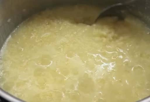 Приготовление пшённой каши с сыром: шаг 3