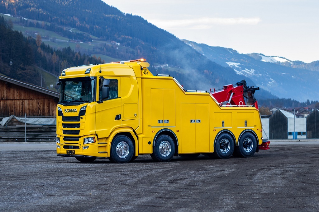 Эвакуатор рядом от 990 рублей. Быстрая подача! Низкие цены! Работаем 24/7!