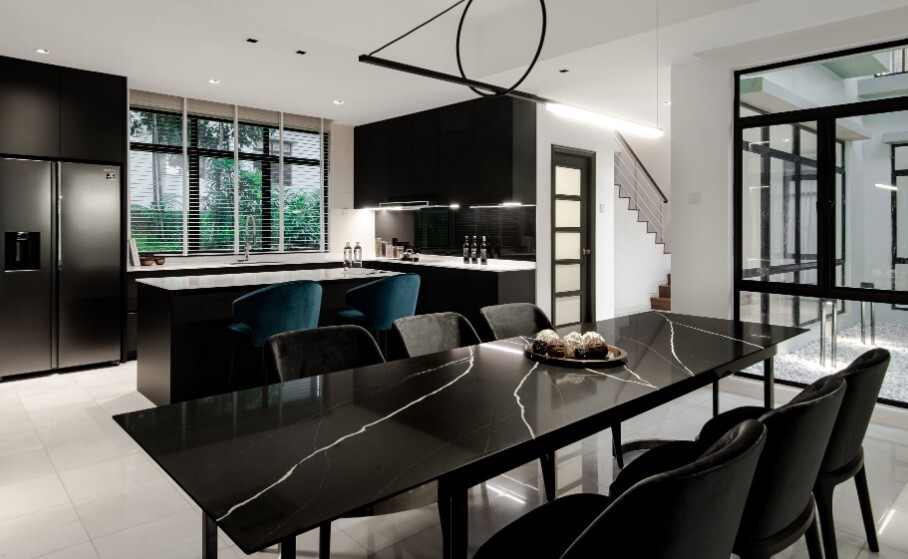 стол обеденный из silestone