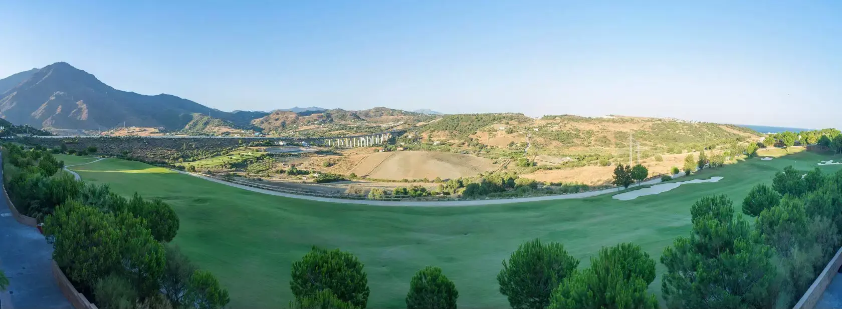 golf courses estepona area