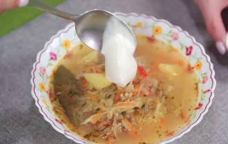 Приготовление щей из свежей капусты с болгарским перцем: шаг 14