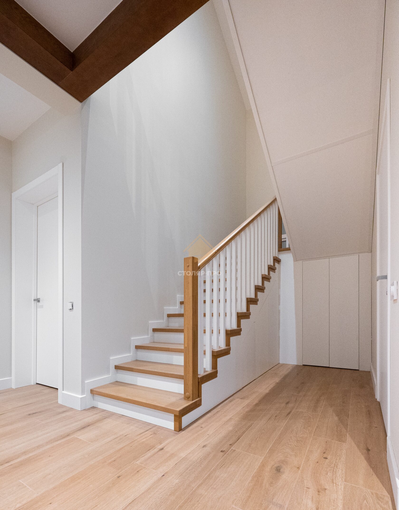 Отделка металлической лестницы деревом и облицовка лестниц из металла ...