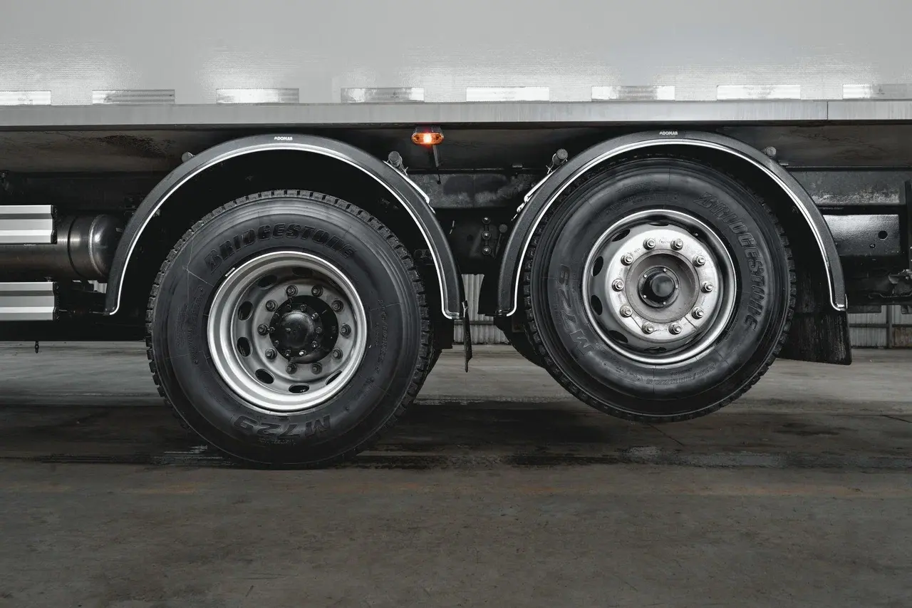 ISUZU Forward FVR22T