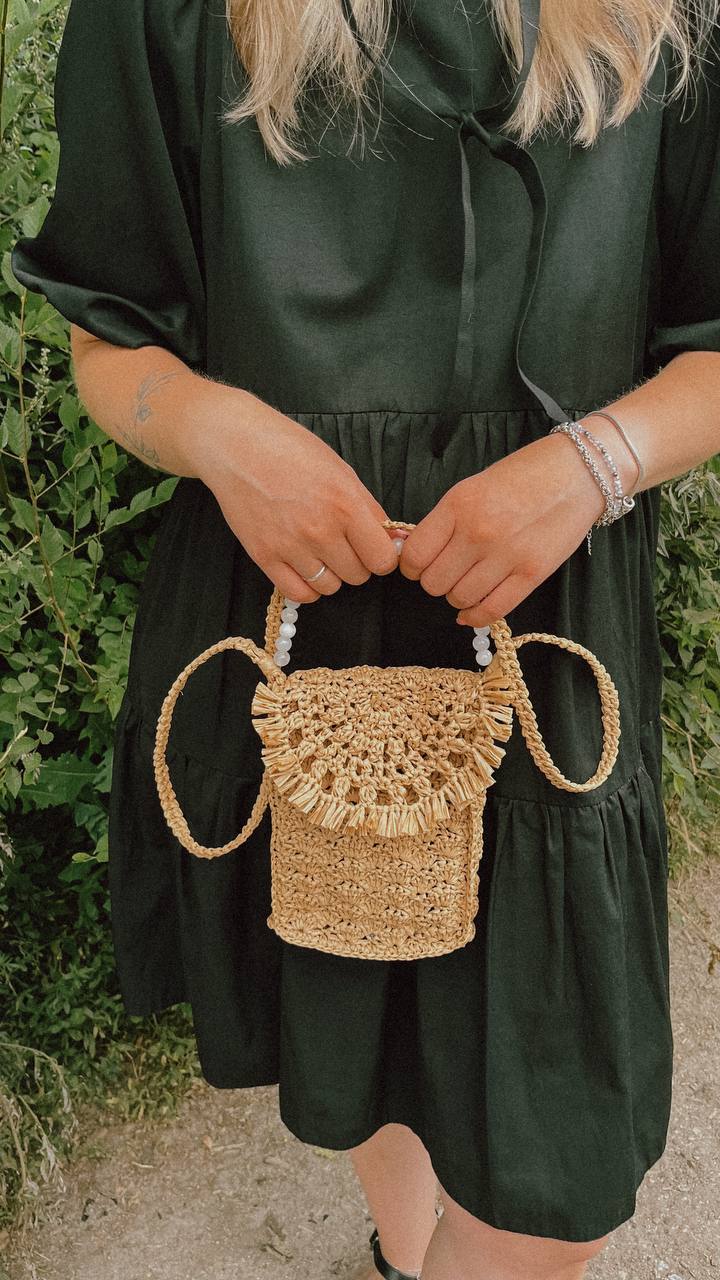 Сумочка через плечо из рафии