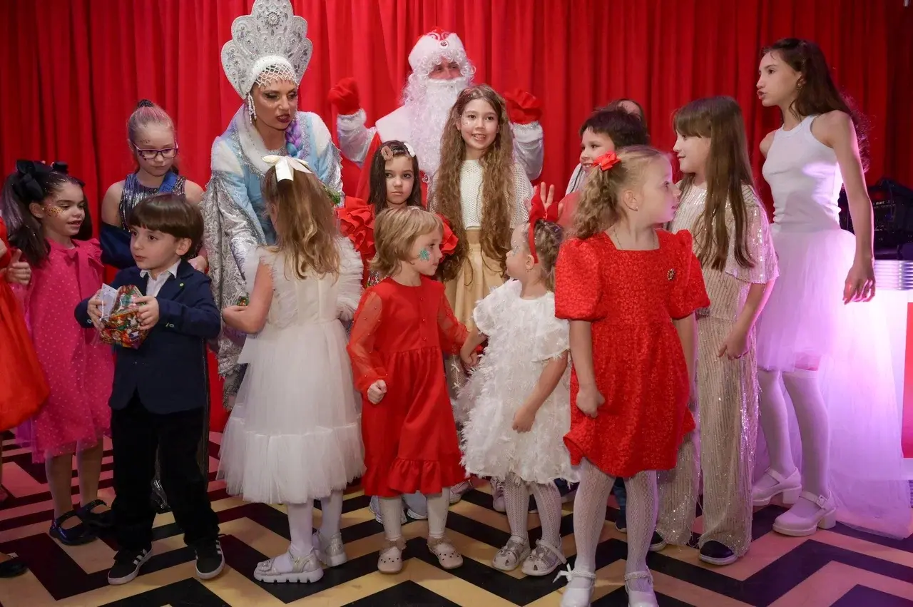 Новогодний праздник для детей учеников вокальной студии в Одинцово