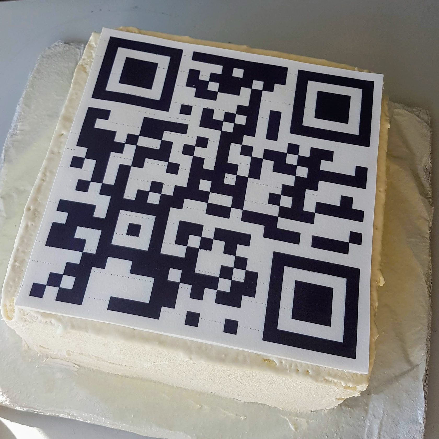 Торт с QR кодом