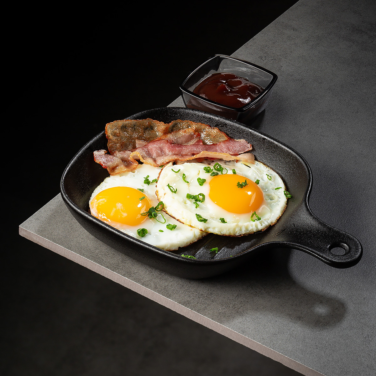 Брускетта с чатни из абрикос и дорблю. Еда недалеко. Ребрышки кафе москва. Брускетта с чатни. Топ пять вкусной едой.