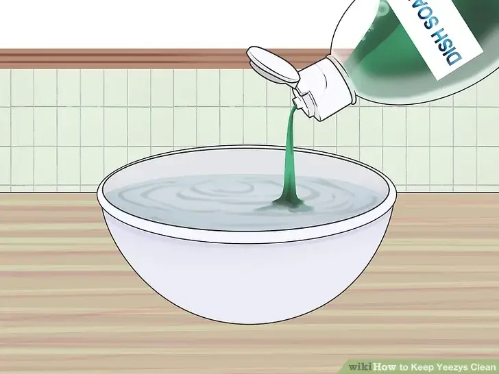 Используйте обычное Фейри для чистки шнурков Yeezy