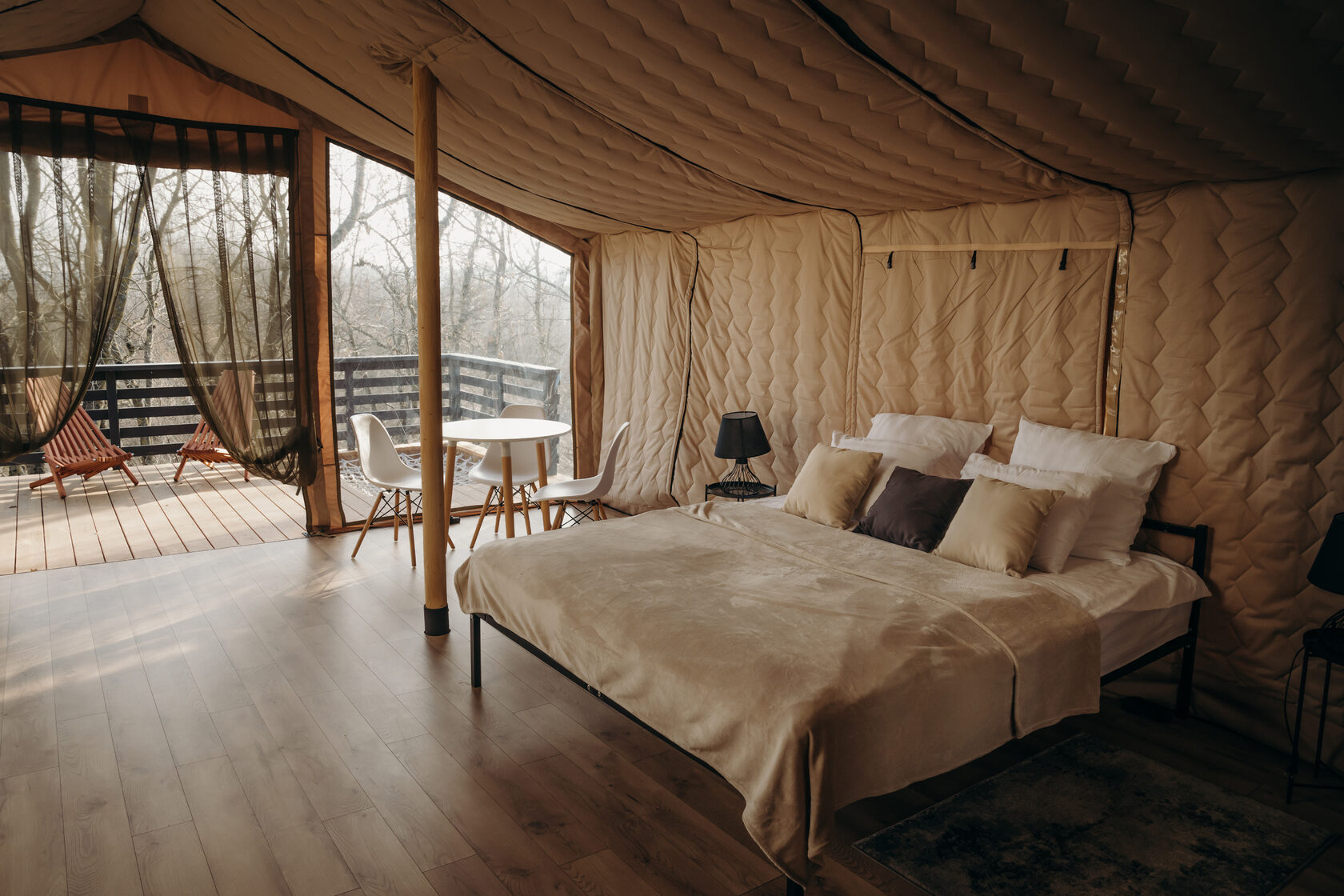 Apparadise glamping spa. Глэмпинг палатка-Хаус. Apparadise Краснодарский край глэмпинг. ЭКОДОМ Фэмили отель. ЭКОДОМ Фэмили отель 2*.