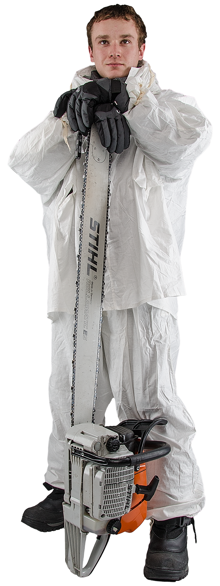 Лед добывается бензопилами большого размера. Длина шины может составлять от 60 до 90 см. Мы добываем лед с 2009 года по всей России. 