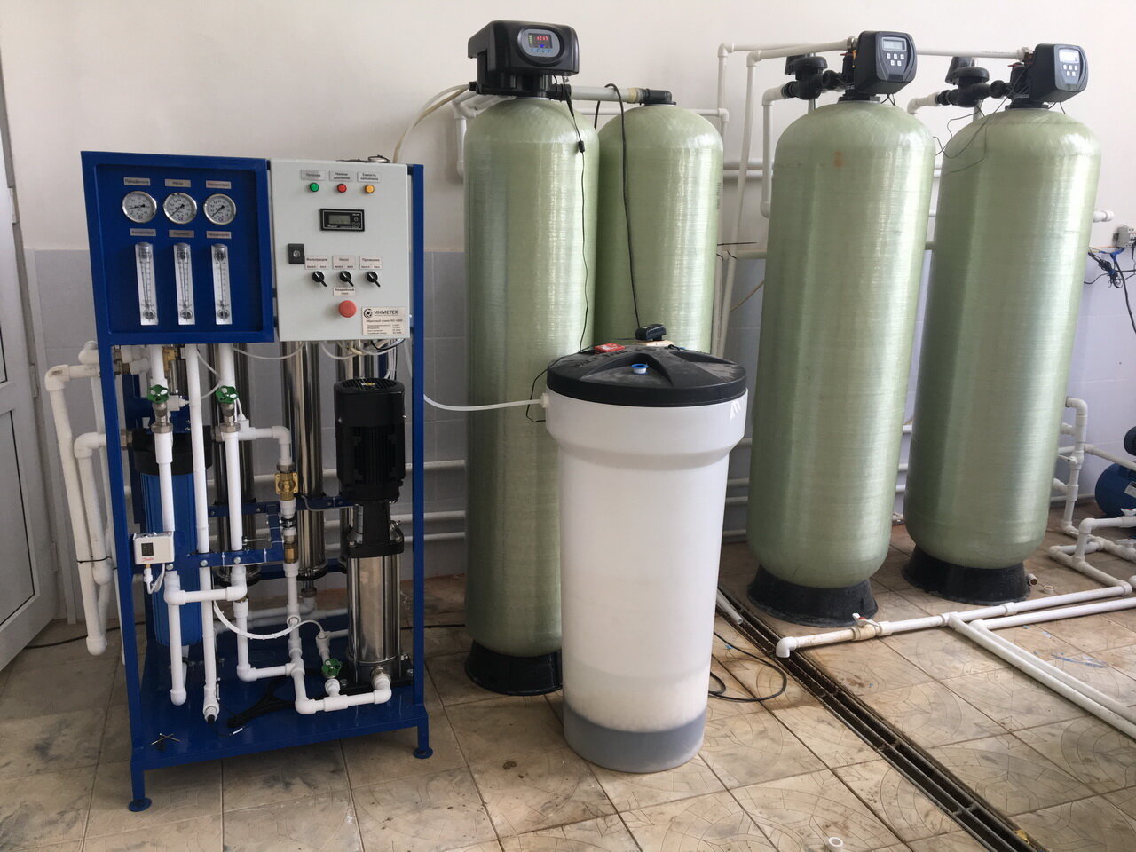 Завод очистки воды. Система водоподготовки Промышленная. Промышленный фильтр ФСУ для очистки питьевой воды. Промышленная фильтрация воды 60м3. Системы водоочистки промышленные.