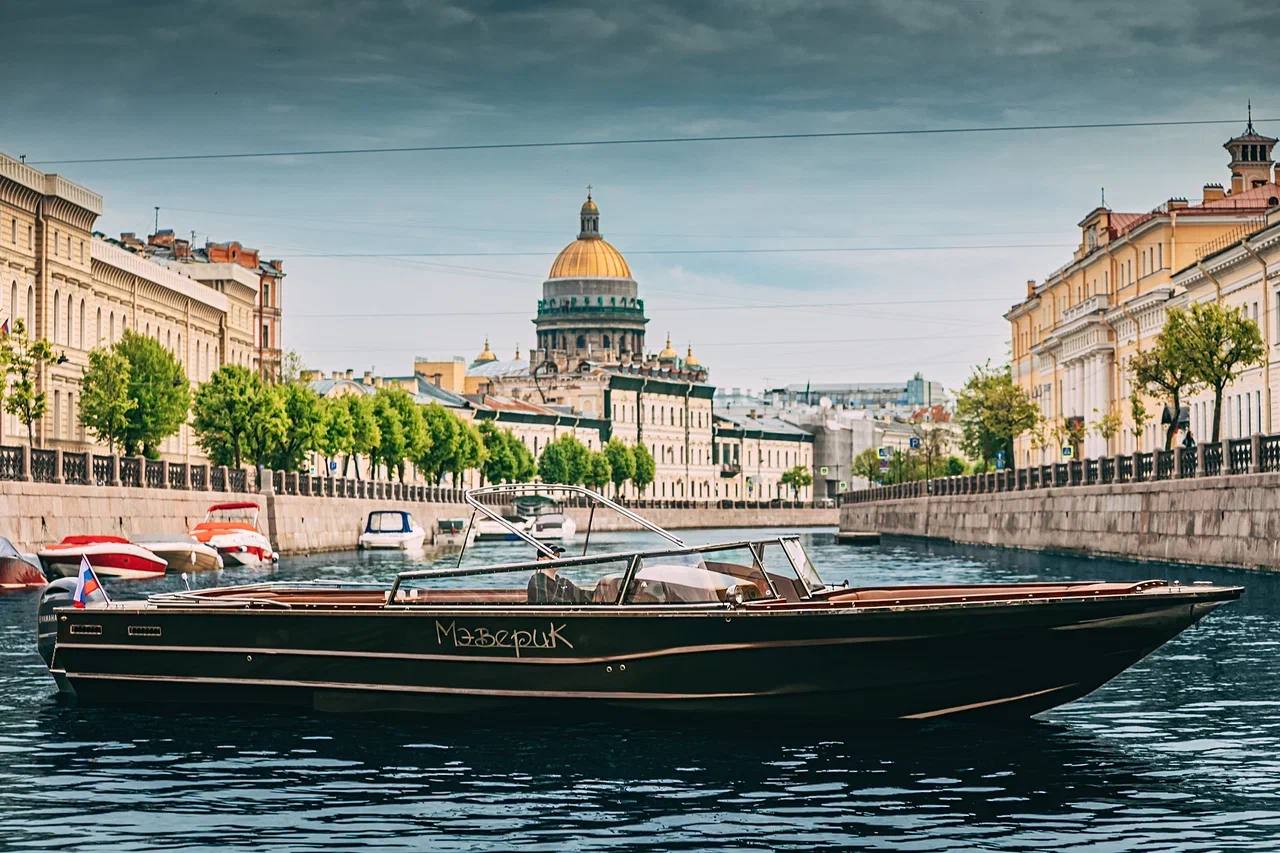 Катер Мэверик — фото 3 для аренды в СПб