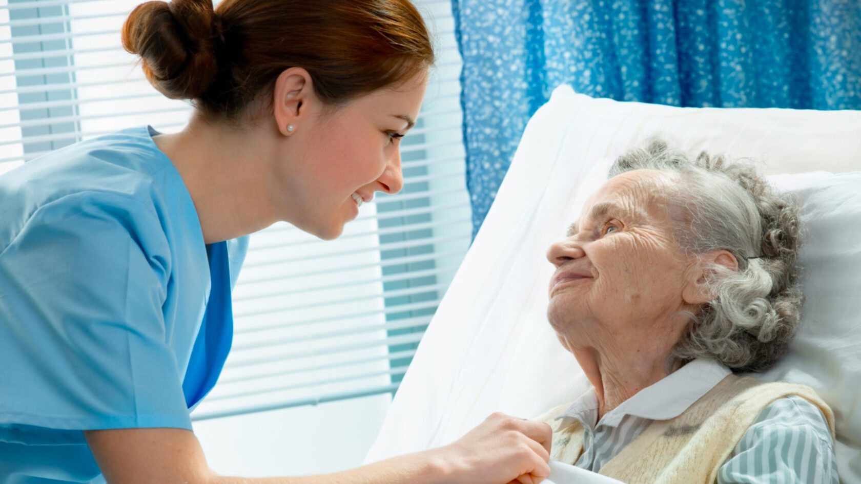 Сиделка Для Лежачего Больного Цена Дома