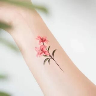 Татуировка с изображением лилии: как растолковать этот знак?