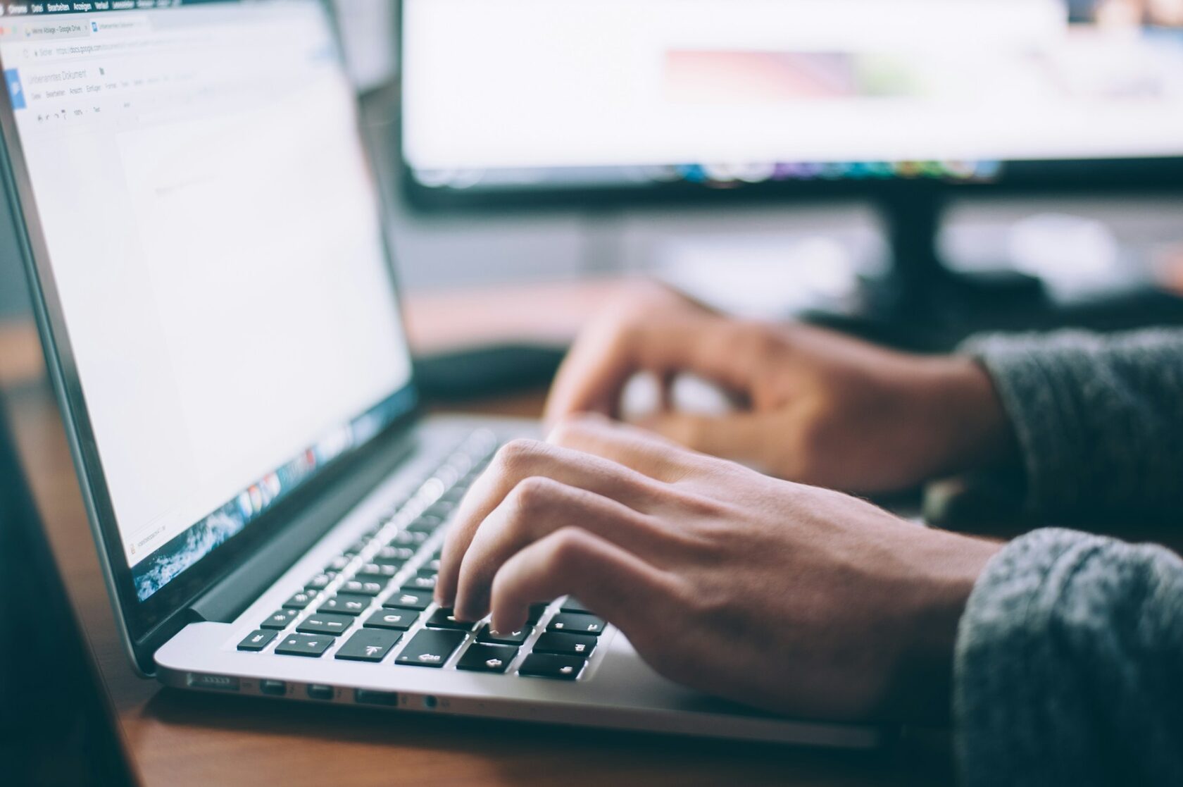How to choose a website development contractor: criteria red flags and questions