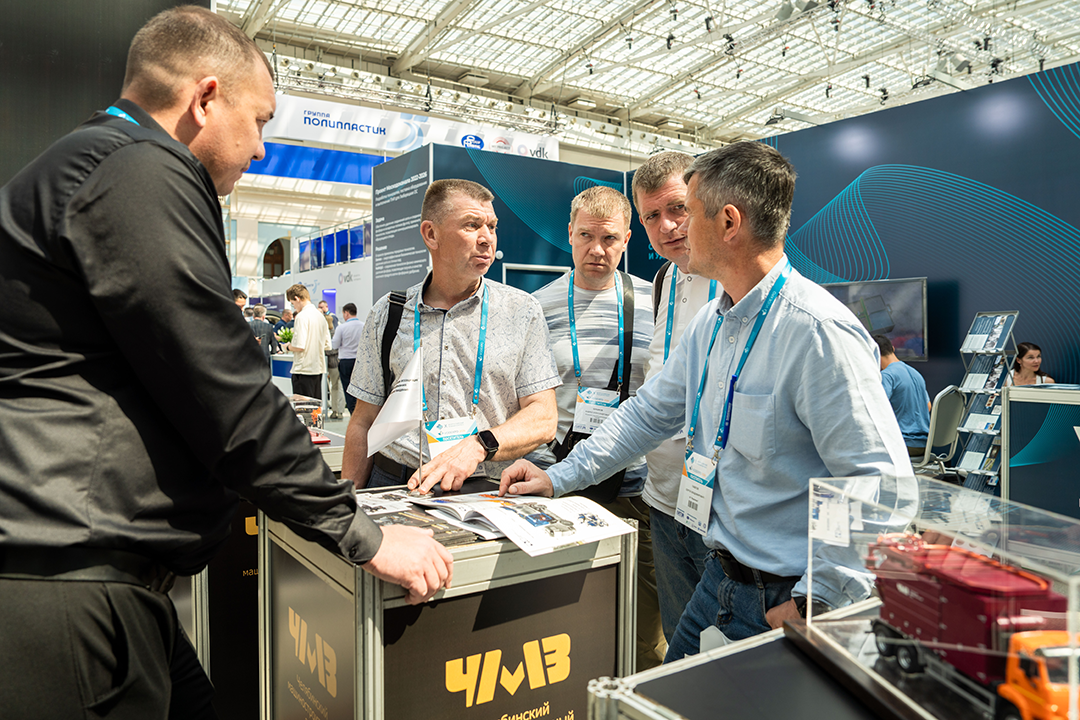 Общение специалистов на стенде VODEXPO