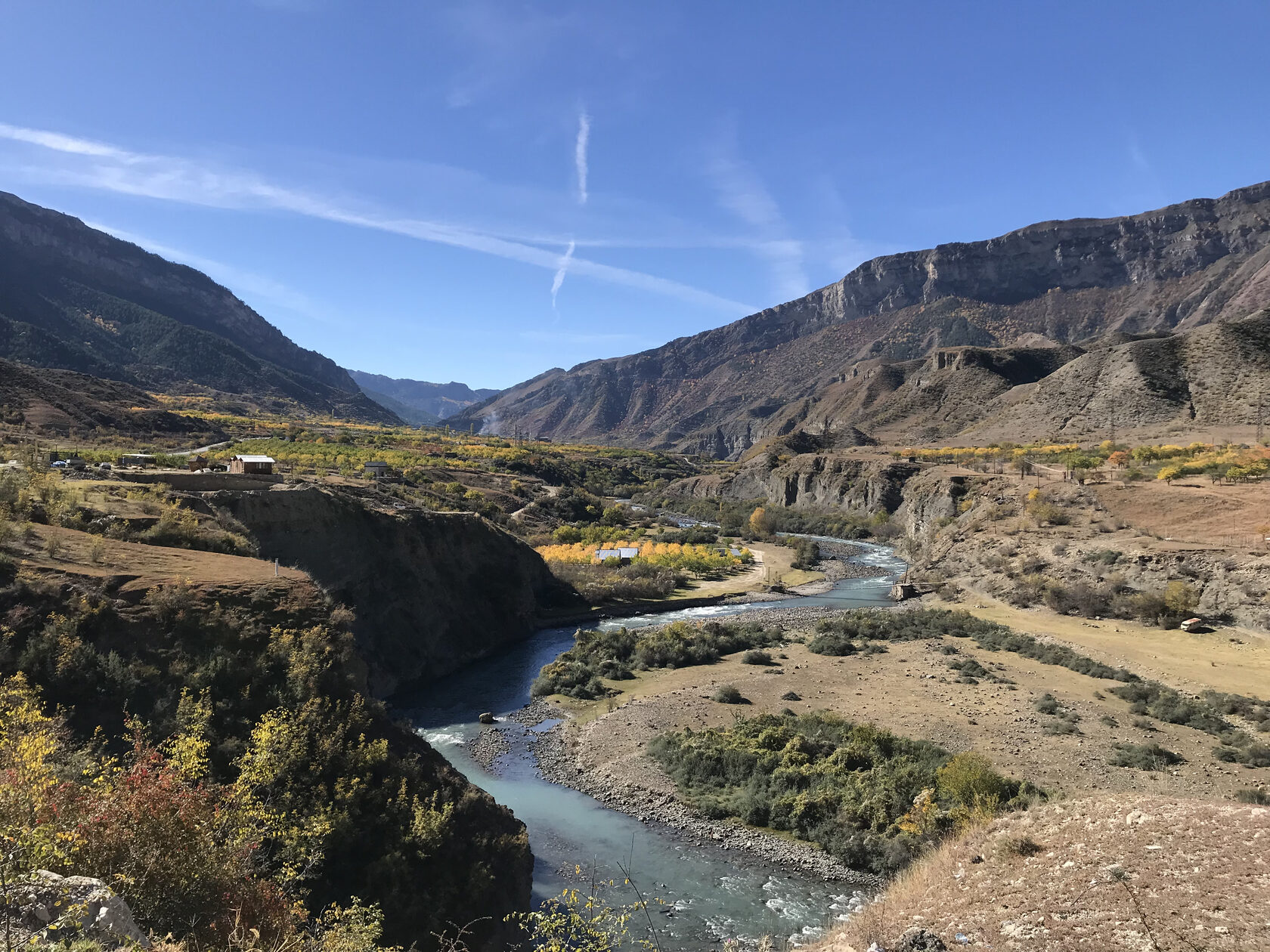 Панорамный вид на горы из Гуниба — незабываемое зрелище