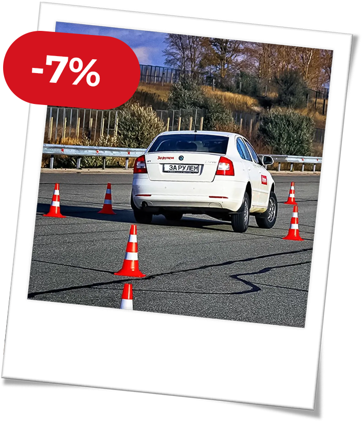 фото нанесения макияжа на лицо девушки 