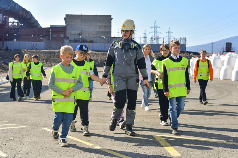 Экскурсия для детей по подразделениям Кольской ГМК в Мончегорске
